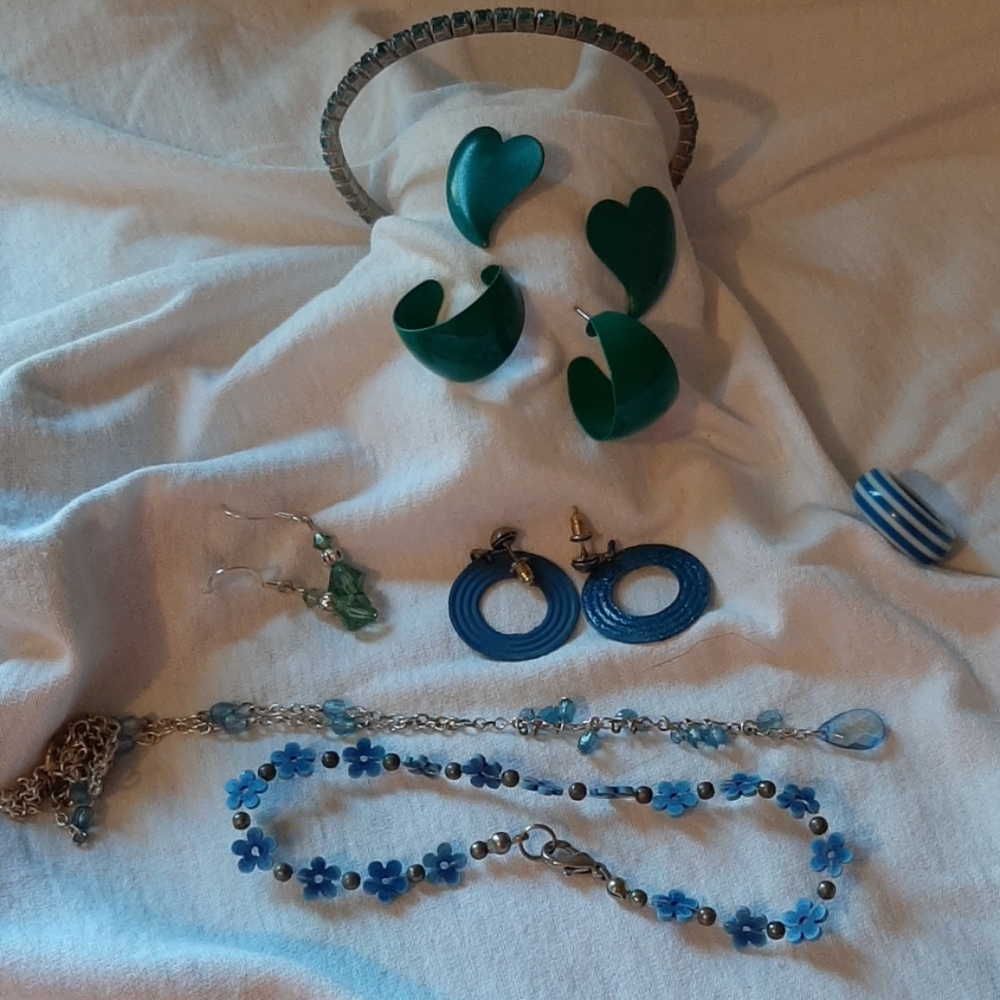 Costume jewelry - Blues